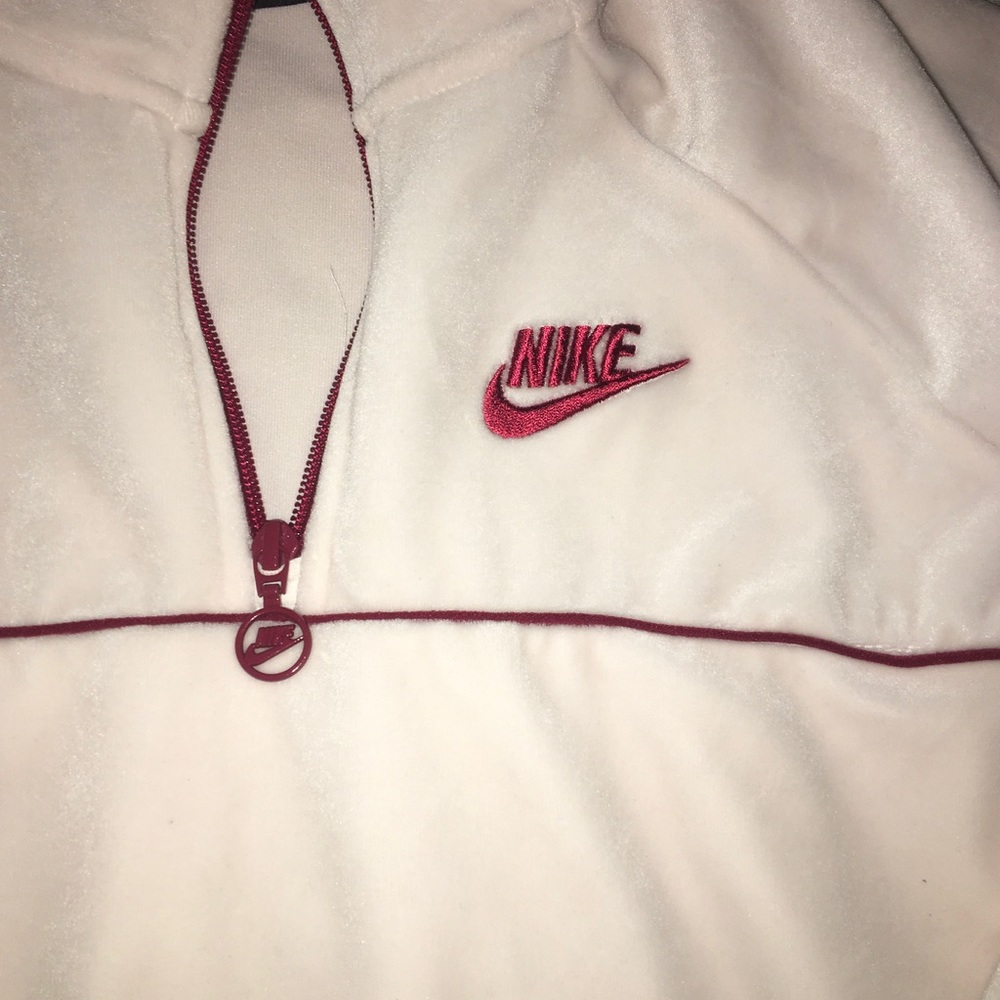 Nike pullover sweater women medium